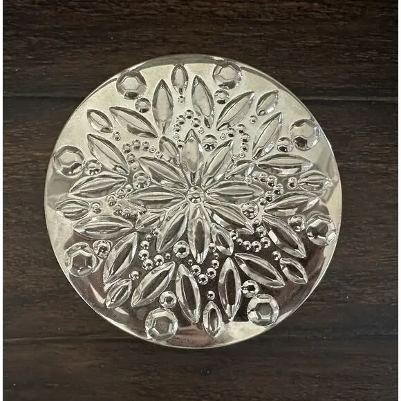 Bath & Body Works Falling Flurries 3-Wick Candle Holiday 2022‎ NEW - Picture 2 of 5